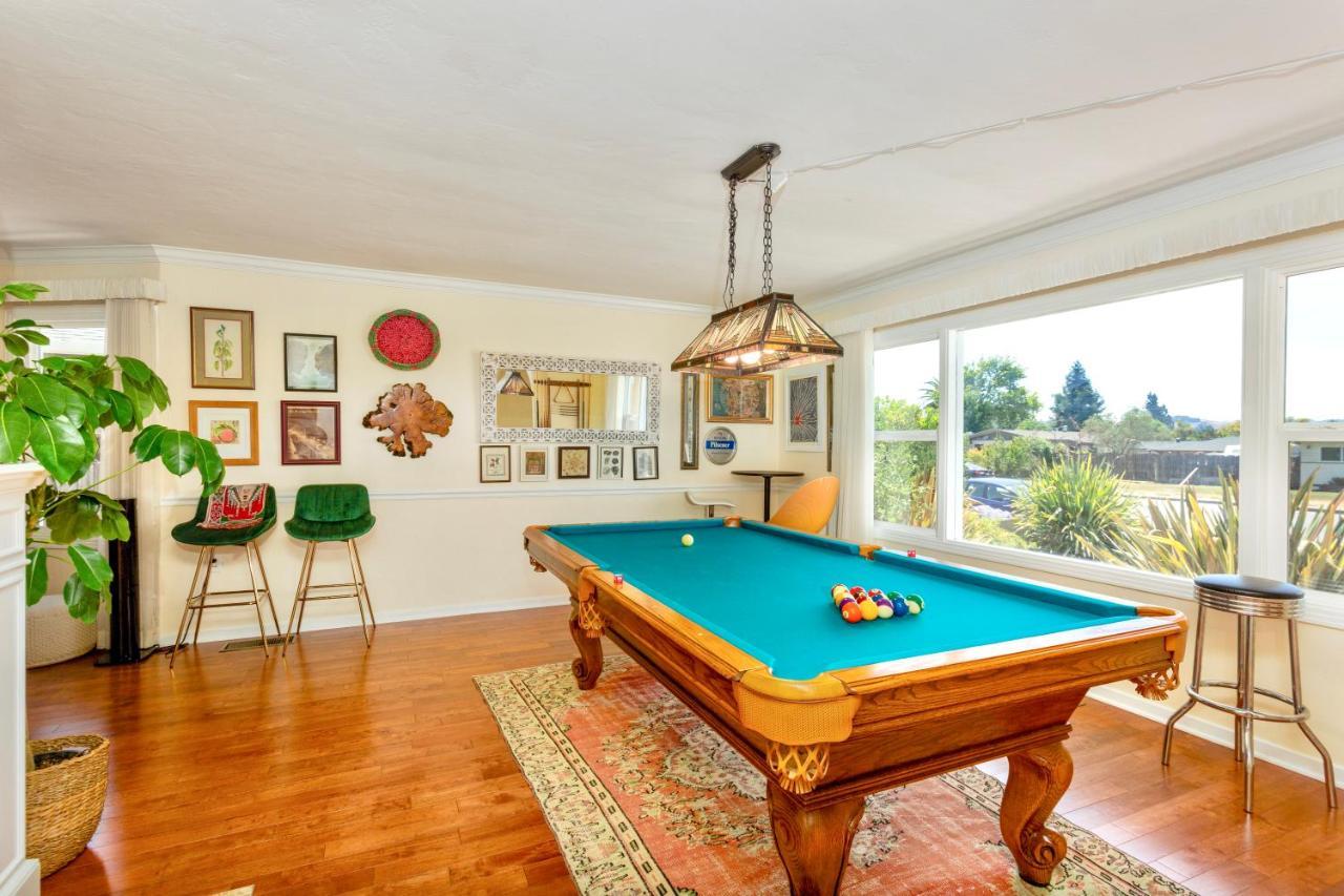 Spacious Renovated Petaluma Home- Pool Table, Fire Pit, Parking Exteriör bild